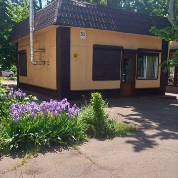 Космонавтів вул., 31