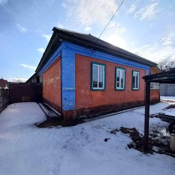 Продається охайний дім в районі пед.коледжу.