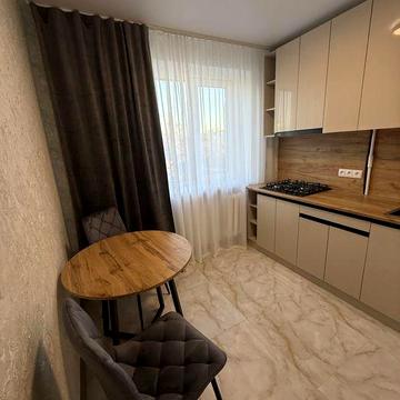 Продам 2-х квартиру район Податкової