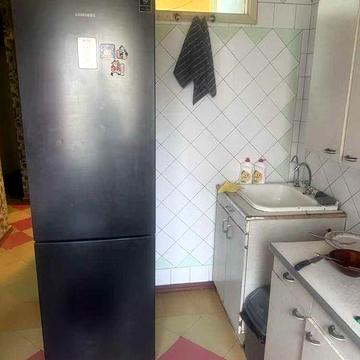 Продам 2 - ком.. Район пр. Слобожанского, АнД  ЗАГСа.