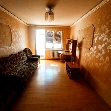 Продам двухкомнатную квартиру ул . Защитников Украины