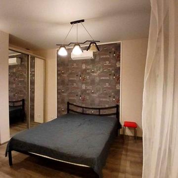 Квартира з видом на захід сонця, є генератор