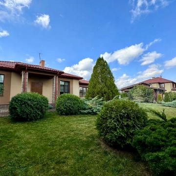 Продам свой дом Владимировское + гостевой дом, басейн,  15 сот