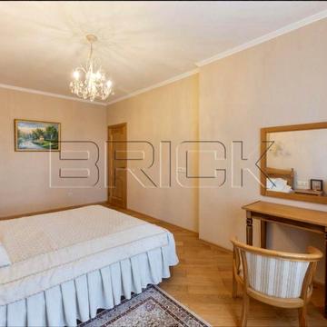 Видова 3-к квартира 88 м² біля метро Оболонь | будинок 2014