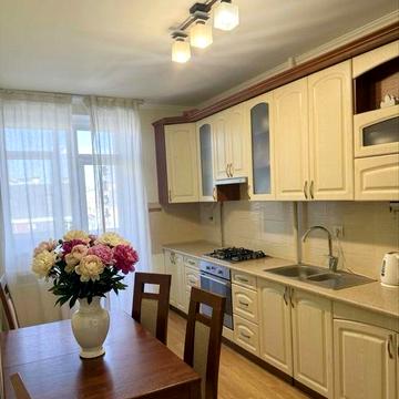 Крушельницька 8 , 2 кімнатна квартира 85 м.кв