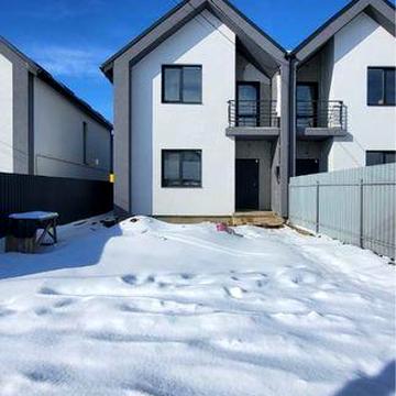 Двохповерховий танхаус для твоєї родини!