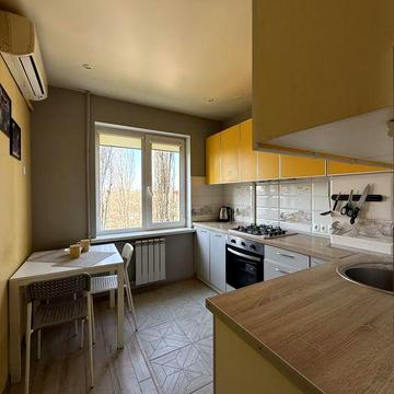 Сдам срочно 2 ком кв Ильфа и Петрова ул.