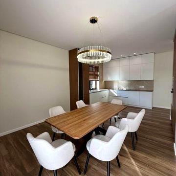 Будинок з ремонтом  207 м2 ділянка 13 соток Басейн Стоянка