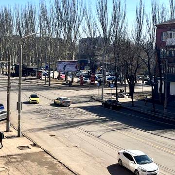 Слам квартиру в центрі міста по червоній лінії  98 кв