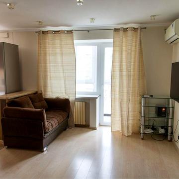 Продаж 2-кімнатної  квартири-студії в центрі | 98-й квартал.