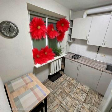 От месяца. С новым евро! 1 к кв. Левый берег Днепра.