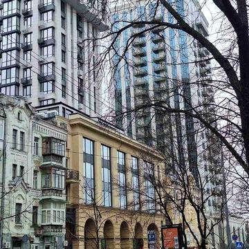 Оренда !  ЖК Ярославів град . Центр ! Паркінг. Генератор .