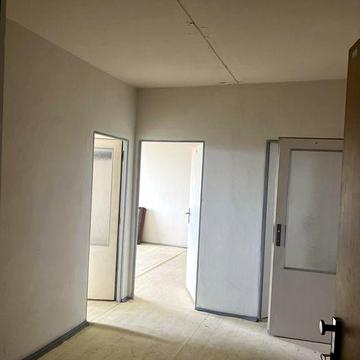 Трикімнатна квартира чеського планування в будинку після реконструкції