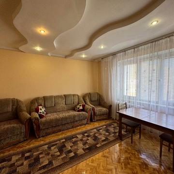 Вільна 3 кімнатна квартира на Сихові , Вул Коломийська ,