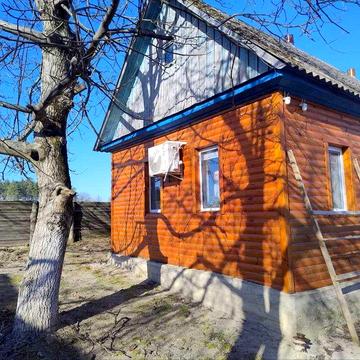 Затишний будинок, дача.