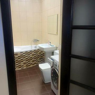 Перша здача2 кімнатна+2спальні та гардроб в мансарді