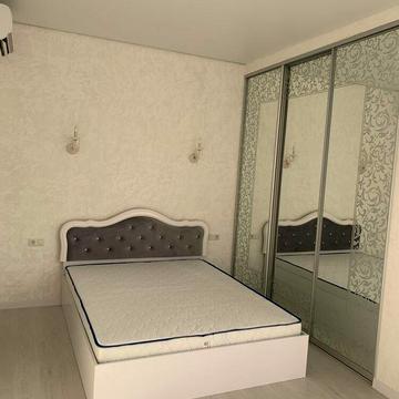 Перлинна вул., 1