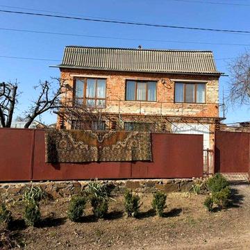 Продам Будинок біля річки— 2 поверхи, 8 соток