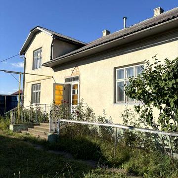 Господарство в с.Михальча. Будинок 145 кв.м. Земля  0.25га + 0.112га