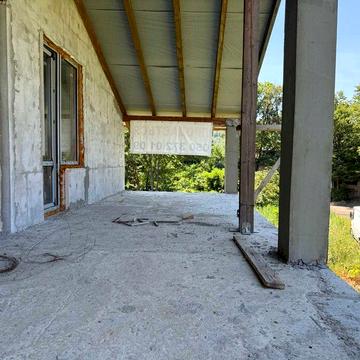 Дві квартири (по 210 кв.м.) із земельними ділянками (по 5 соток)