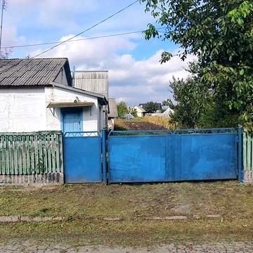 Продам пів будинку з окремим входом в с.Трушки