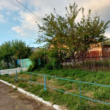 Продам земельну ділянку , з будинком під відновлення.