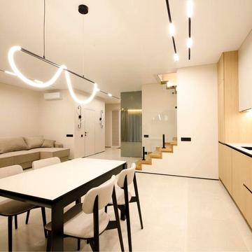 Будинок з ремонтом біля ліцею.бул.Дружби