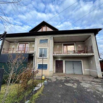 2 будинки з галереями на Старих Аулах