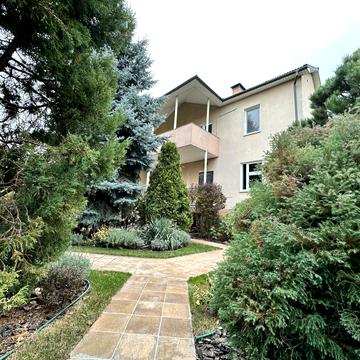 Єлизавети Чавдар вул.