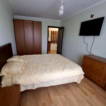 Миру 36 Левада велика 3-х кімнатна квартира