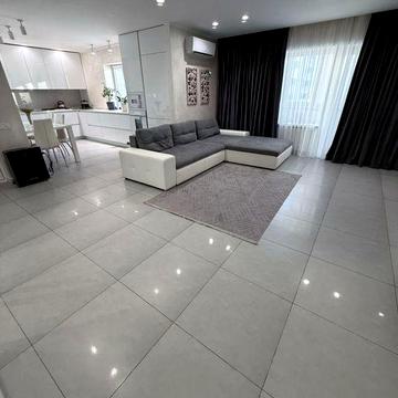 Продається трикімнатна квартира