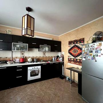 Простора 2-кімнатна квартира