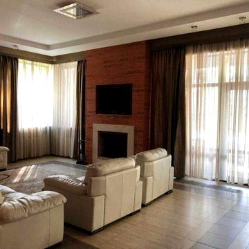 Буча ліс Газ Генератор Басейн Камін велика ділянка та будинок Кабінет