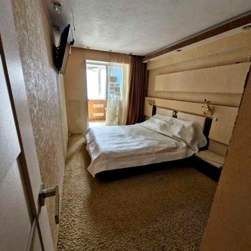 Здається 3-кімнатна квартира на вул. 20 років Перемоги 25