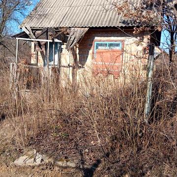 Продам невелику цегляну Дачу Недалеко Озера!