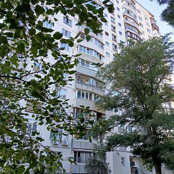 Райдужна вул., 21