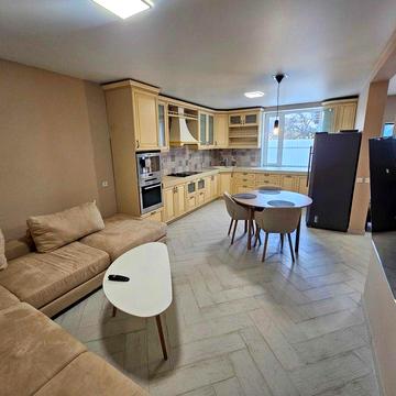 Таунхаус 100 м2 біля метро СЛАВУТИЧ (Осокорки).