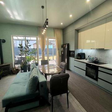 Таунхаус з ремонтом