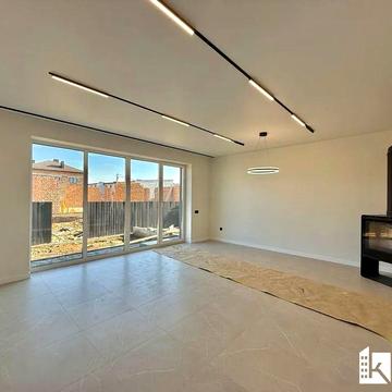 Продаж просторий Таунхаус з ремонтом