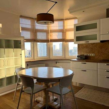 Липківського 18, м.Вокзальна, оренда 2к, Генератор на ліфт, воду!