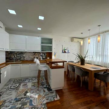 Урлівська вул., 40