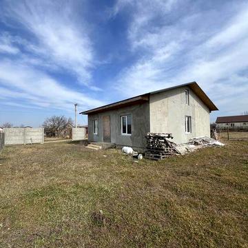 Продам новый дом на просторном участке, два фасада. Море!