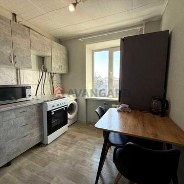 Продам 2 х.ком.квартиру Пр.Поля