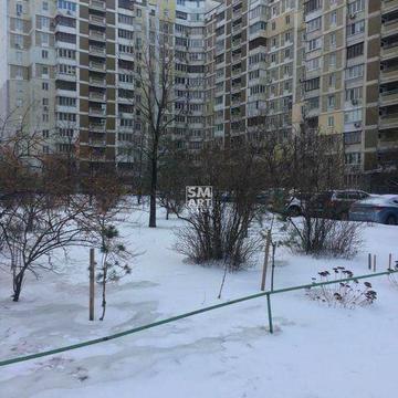 Продам 3-кімнатну на Позняках, 3 поверх, 73 кв.м, вул. А.Ахматової, 6