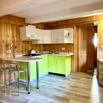 Здається будинок в тихому районі міста