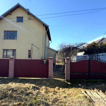 ПРОДАЄТЬСЯ житловий будинок в хорошому районі м.Коломия