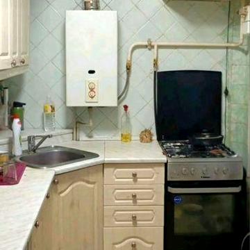 Продаи 4 х ком квартиру. Центр города.