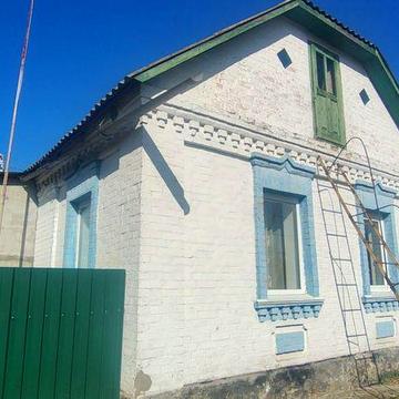 Півбудинку в Мироцькому, біля озера