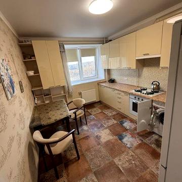 Здається в оренду велика 1-но кімнатна квартира