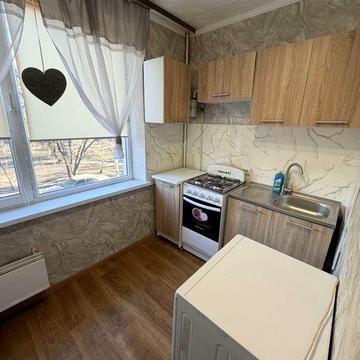 Здам 1 кімнаину квартиру , метро Спортивна